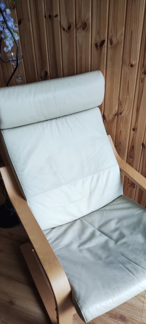 5x Vrij nieuwe Poang Ikea fauteuils - creme echt lederen kussens
