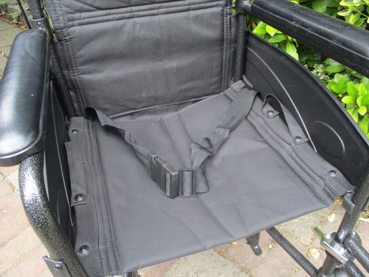 Compacte rolstoel met handremmen te koop