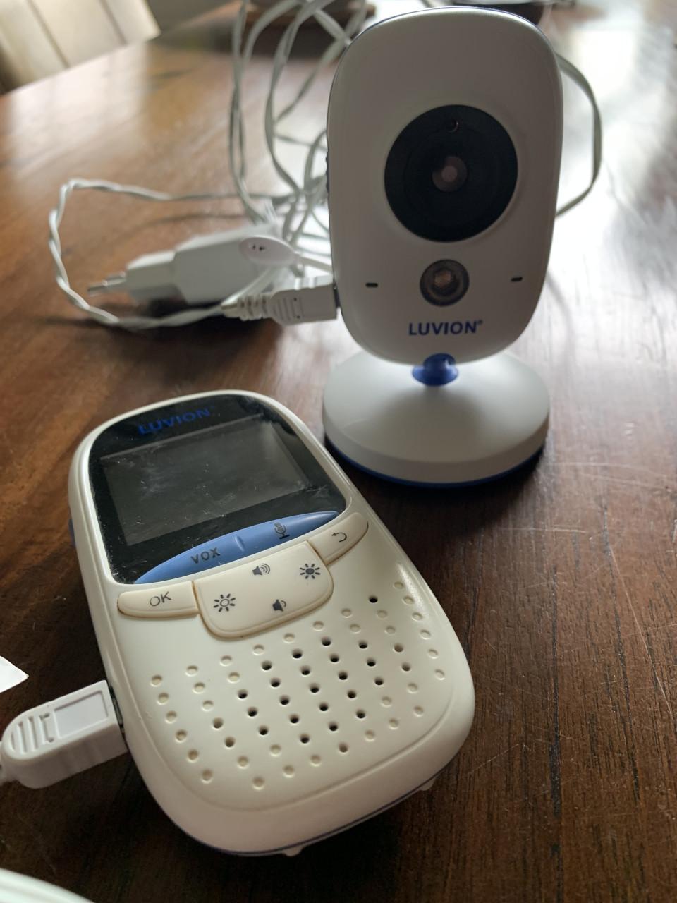 Luvion babyfoon met camera en terugspreekfunctie