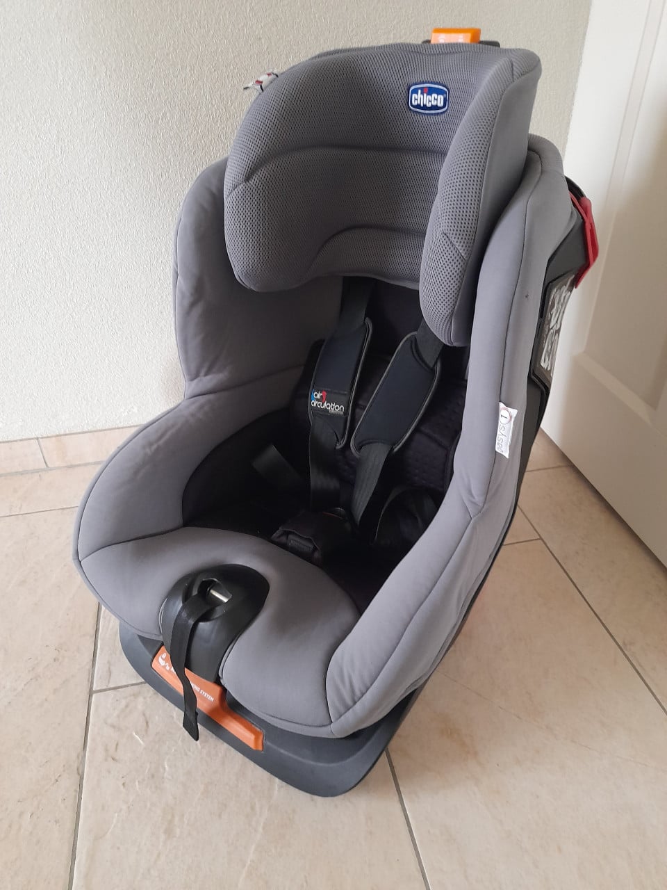 Chicco autostoel 9 / 18 kg (in goede schone staat)