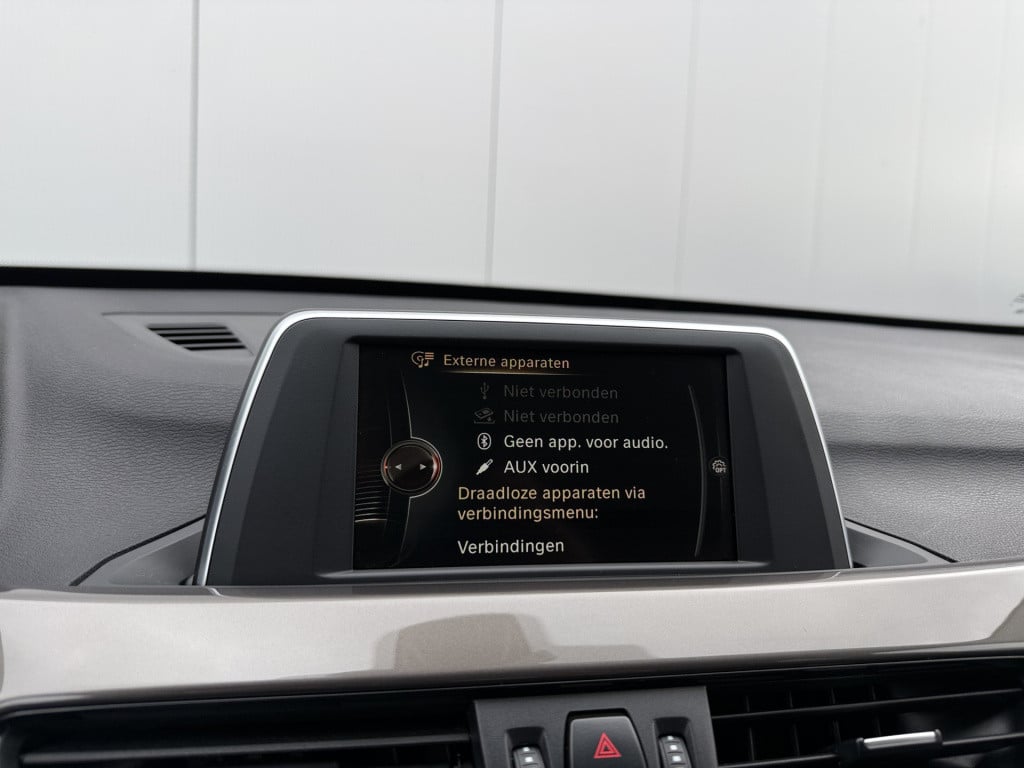 BMW X1 sdrive18i 136pk high executive automaat