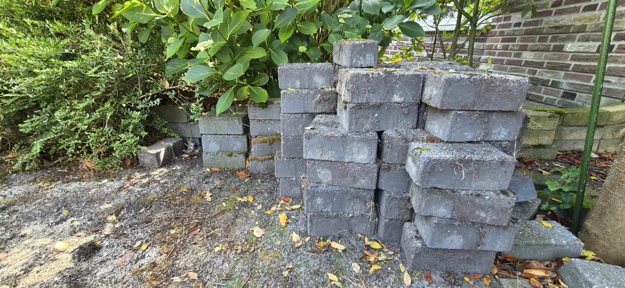 Gratis stenen (betonklinkers ?)