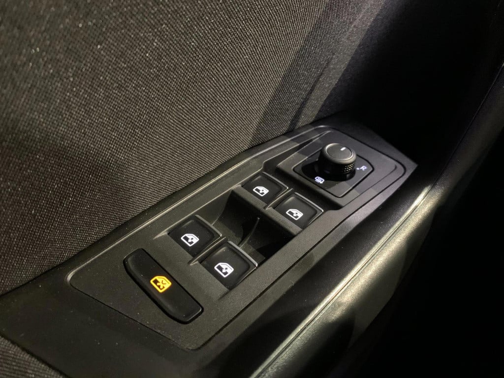 Volkswagen T-roc 1.5 tsi sport business r *led*app-connect*