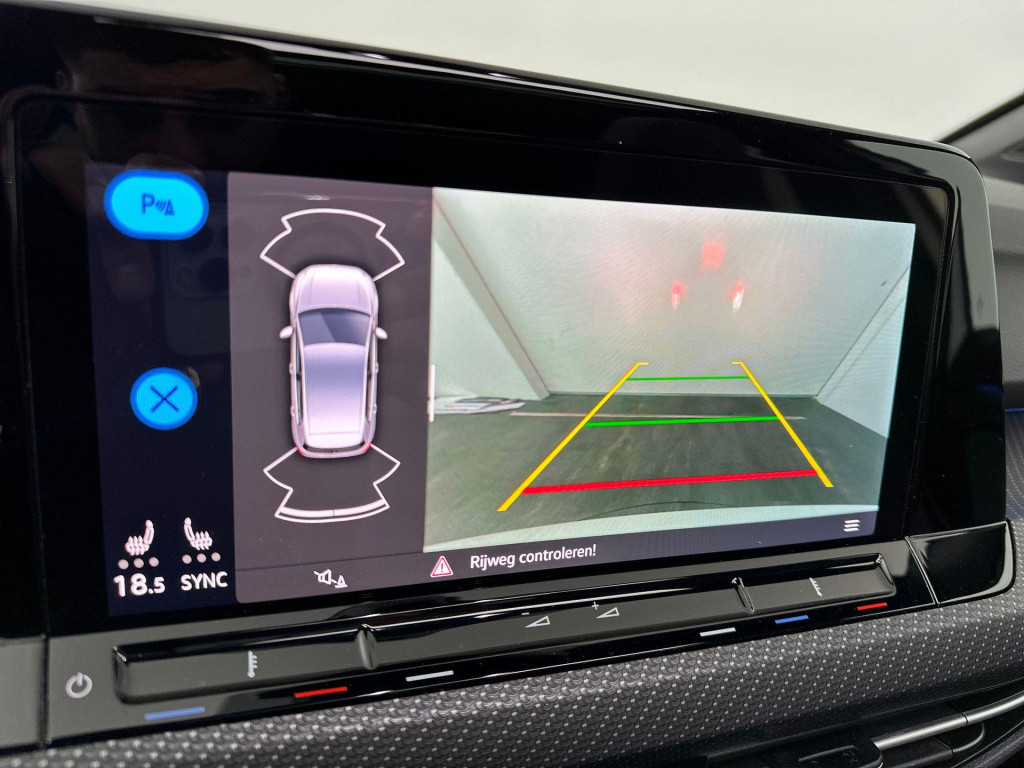 Volkswagen Golf 1.5 etsi r-line pano acc iq camera sfeer