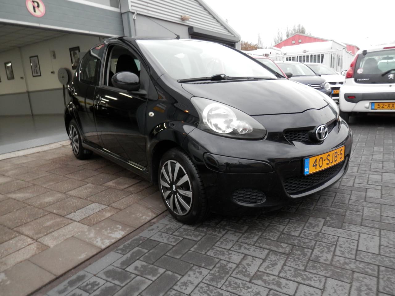 Auto Garant Biedt Aan: Toyota Aygo Comfort Navigator