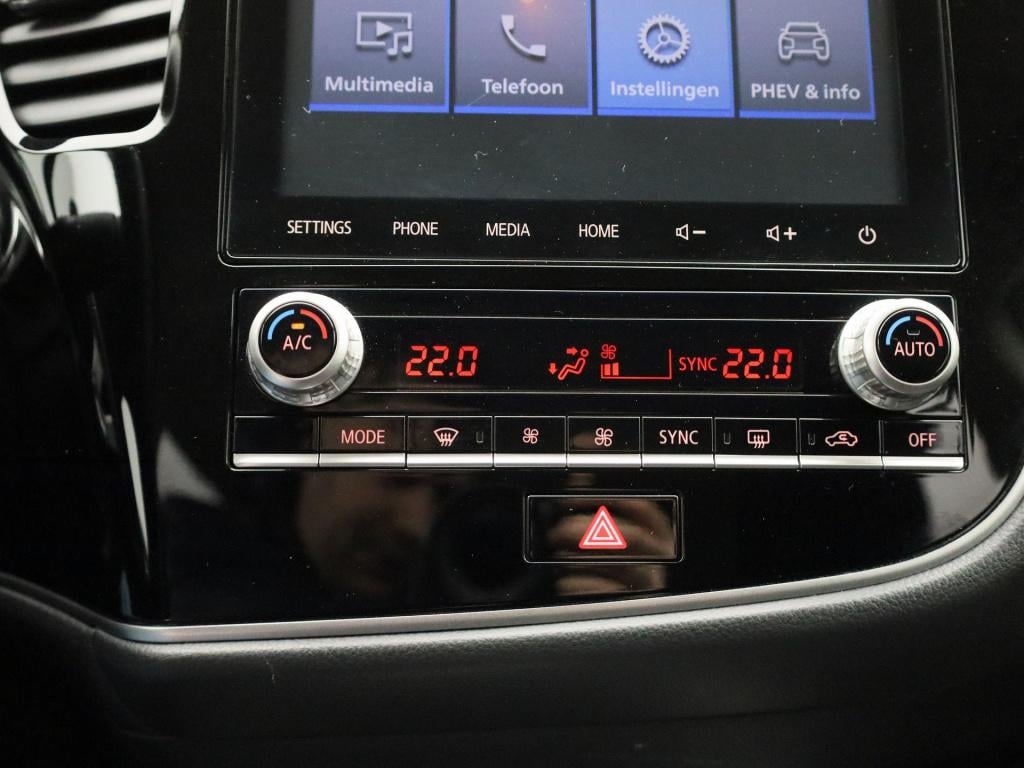 Mitsubishi Outlander 2.4 phev pure+ | automaat | stoel verwarming | dab | c