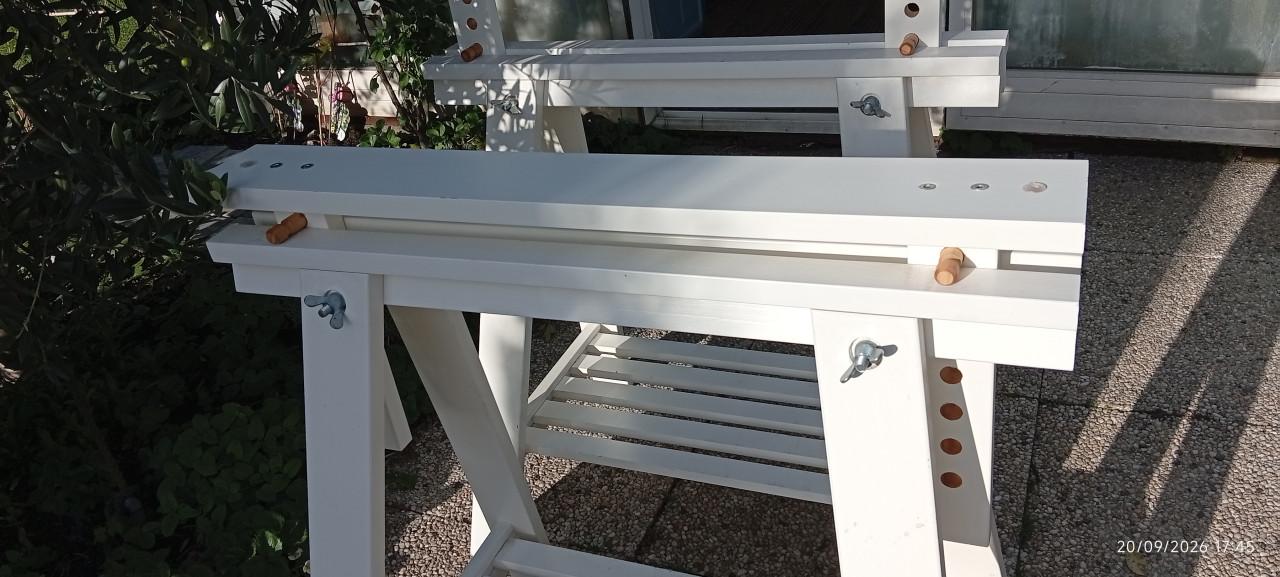 Ikea Mittback schraag - 2st = €20 - in zeer goede staat