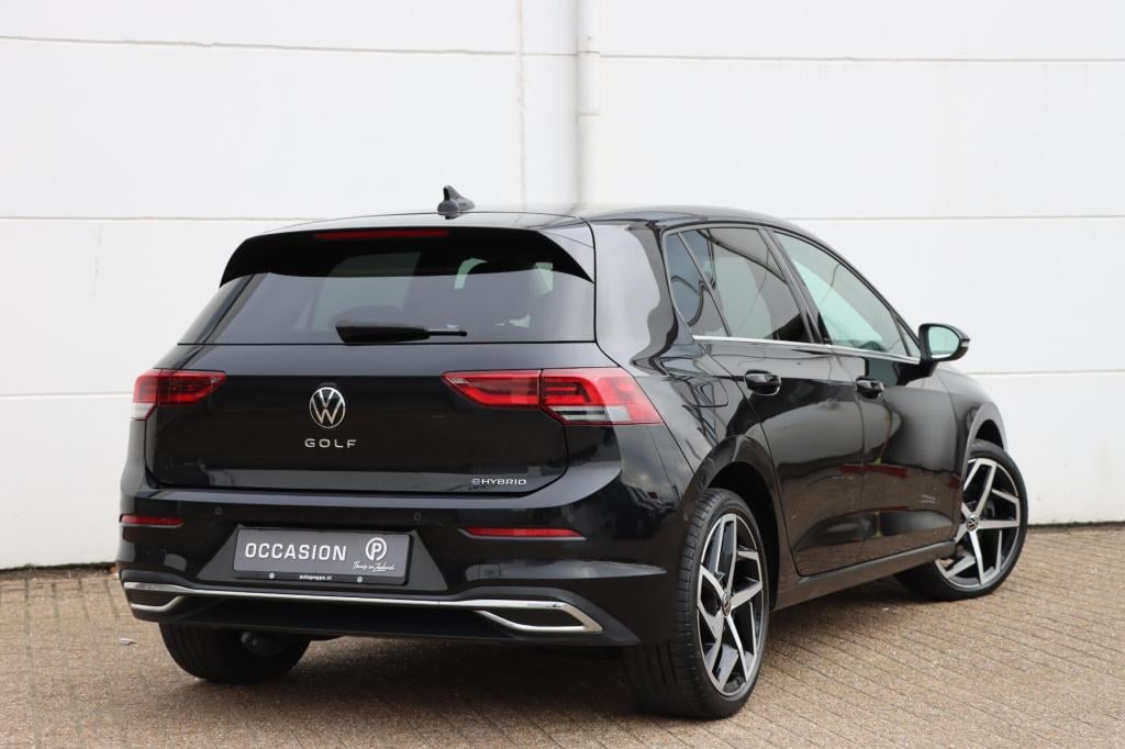 Volkswagen Golf 1.4 ehybrid style 204pk dsg6 | soh 89,8% |