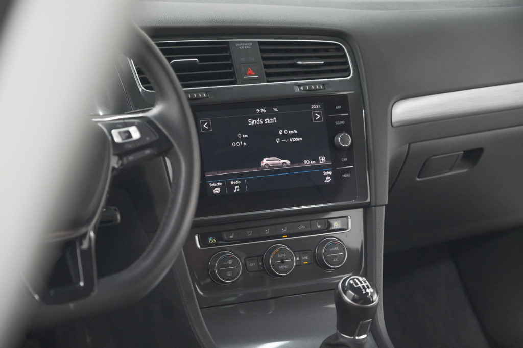 Volkswagen Golf 1.0 tsi 110pk highline | adaptieve cruise control | apple c