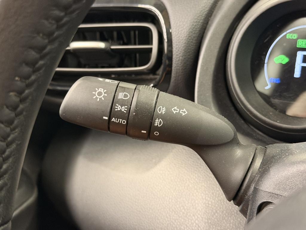Toyota Yaris 1.5 hybrid dynamic| camera| adap.cruise| keyless| carplay