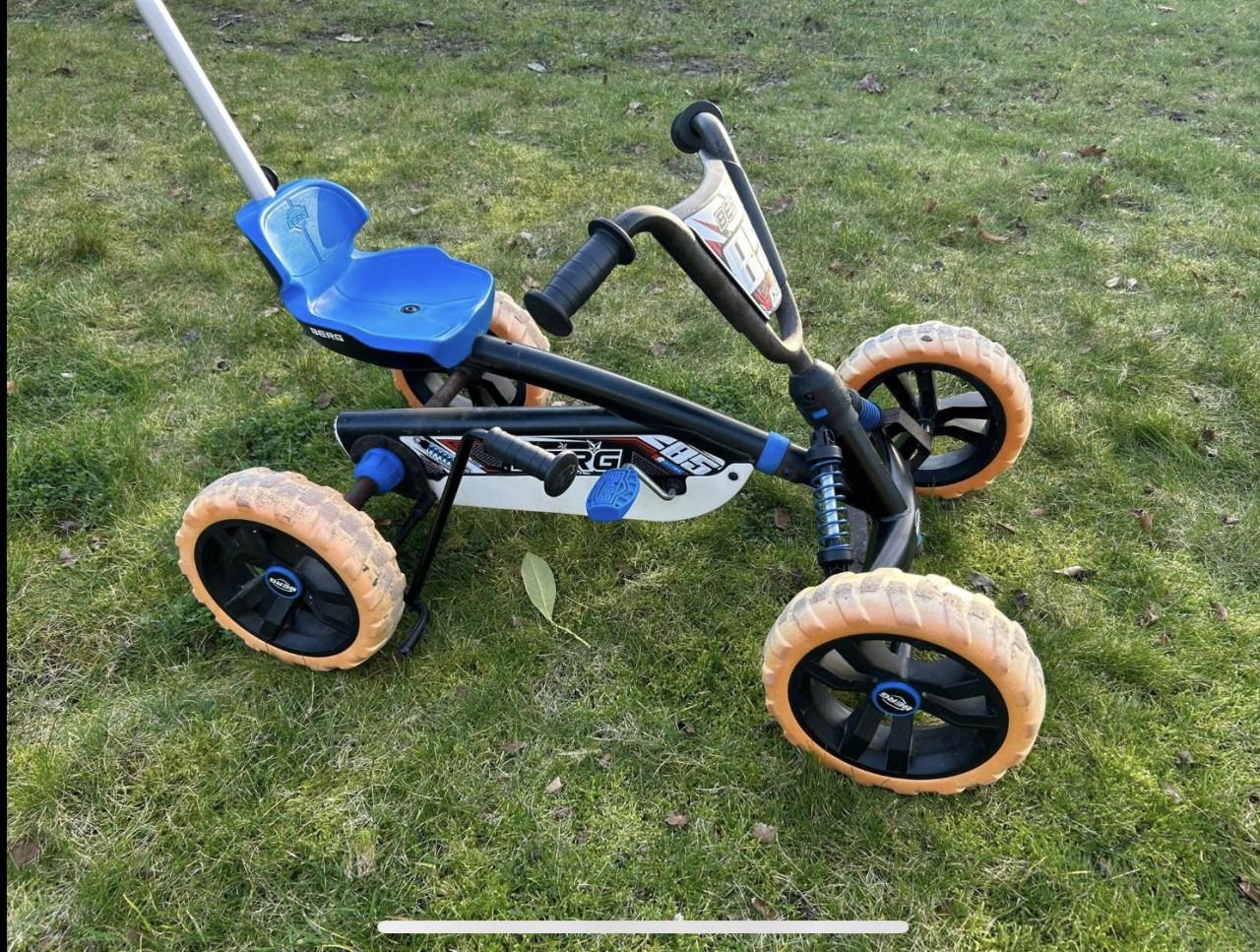 BERG Buzzy NITRO skelter met duwstang 2-in-1.