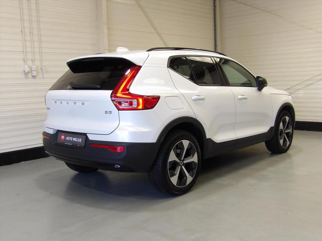 Volvo XC40 b3 163pk mild hybrid aut plus dark