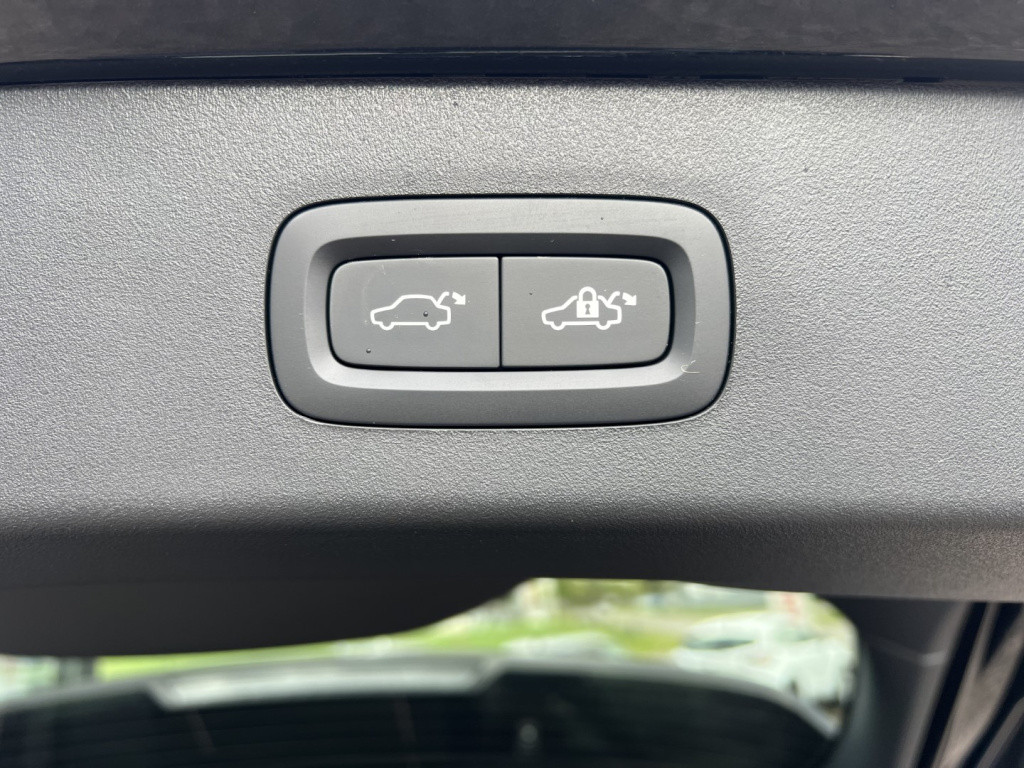 Lynk & Co 01 1.5 261pk plug in hybrid , stuurverwarming , panodak , adaptiv