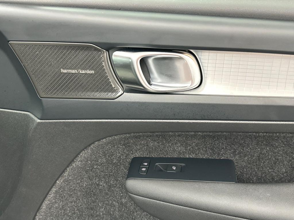 Volvo XC40 t5 262pk recharge plus dark| adap.cruise| camera| keyless| dab+