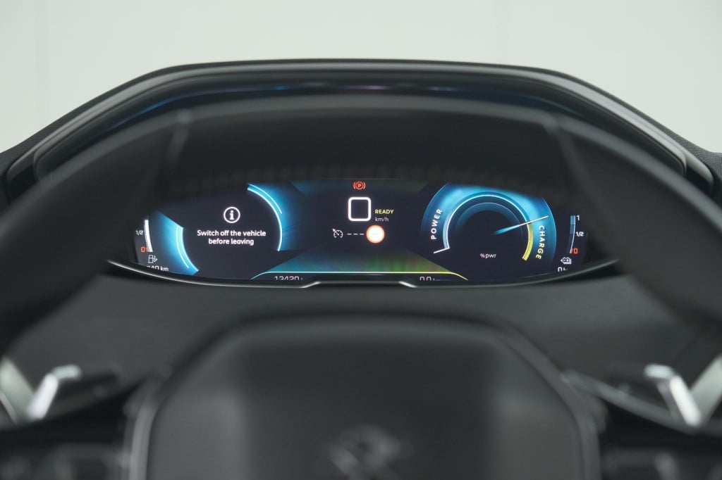 Peugeot 3008 1.6 hybrid 225 allure pack business | camera | navigatie | app