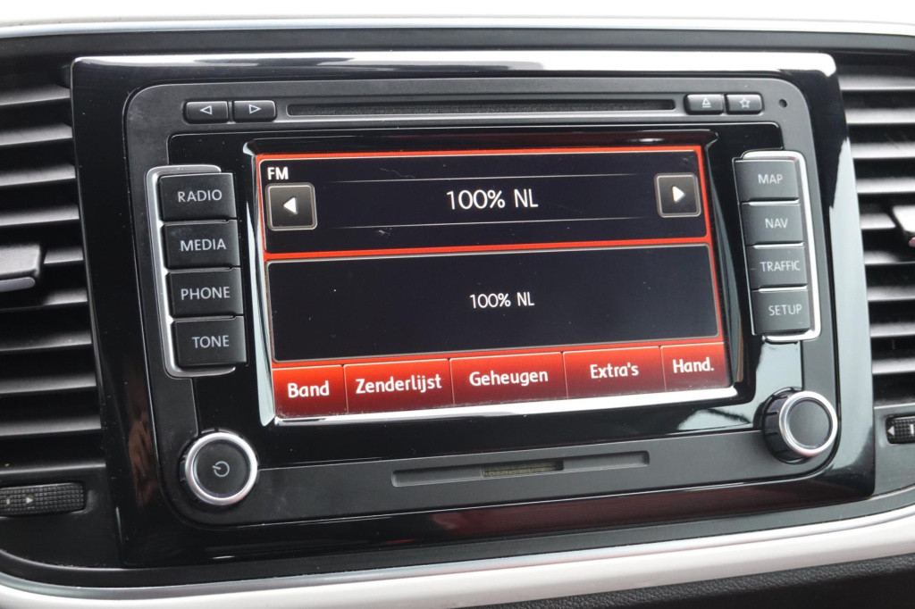 Volkswagen New Beetle cabriolet 1.4 tsi sport