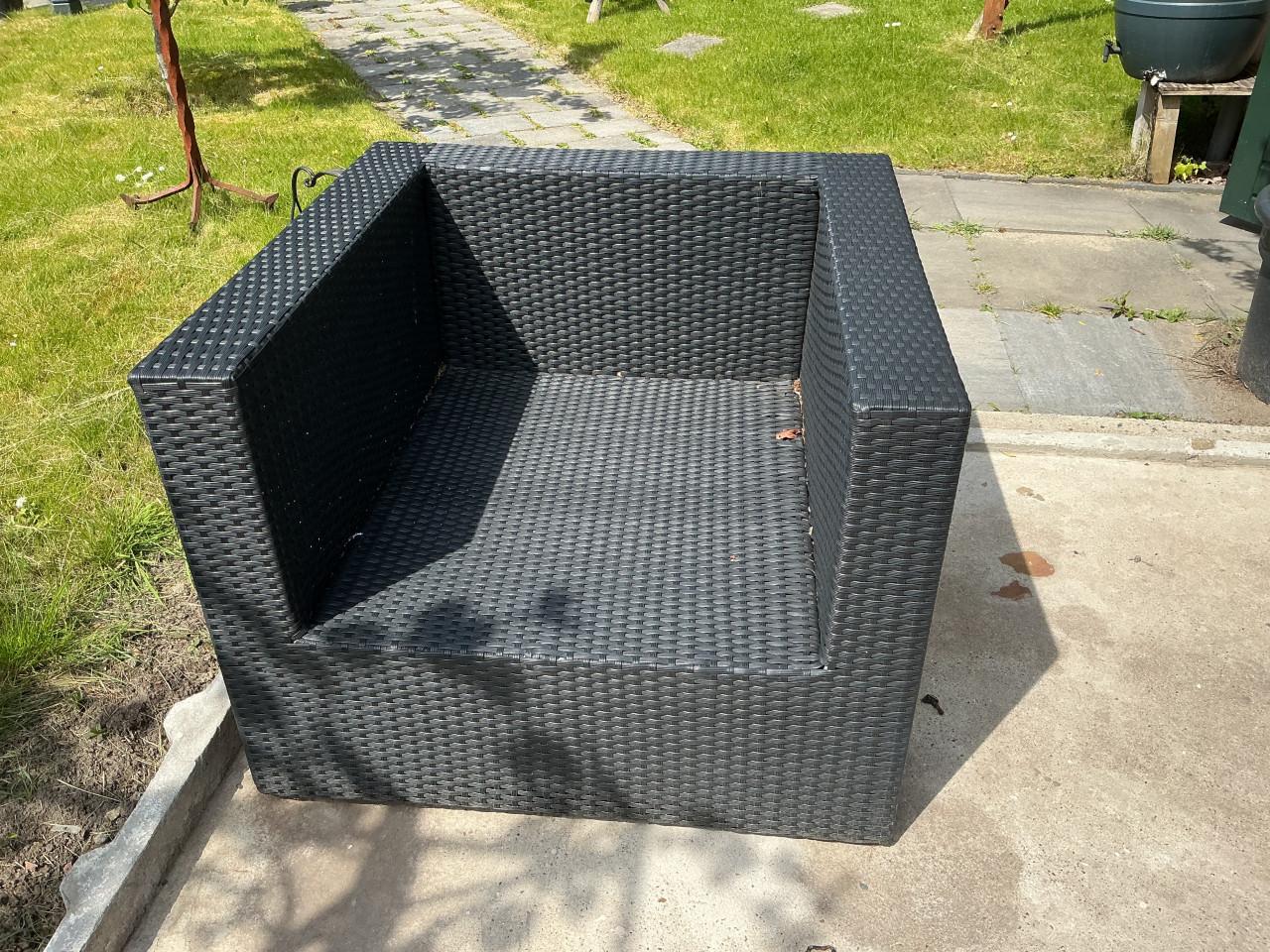 2 rotan tuinstoelen + kussens