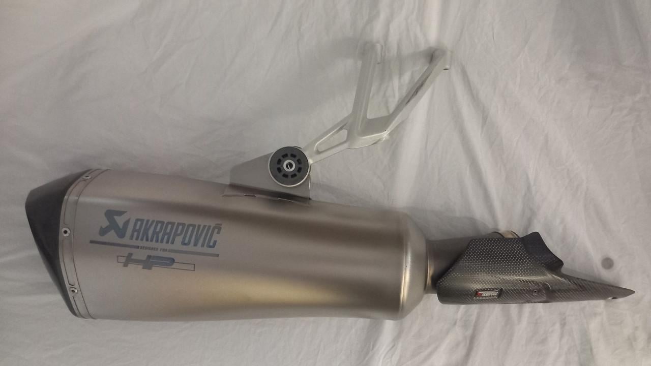Akrapovic sport einddemper BMW R 1200 RS & R LC modeljaar 2015-