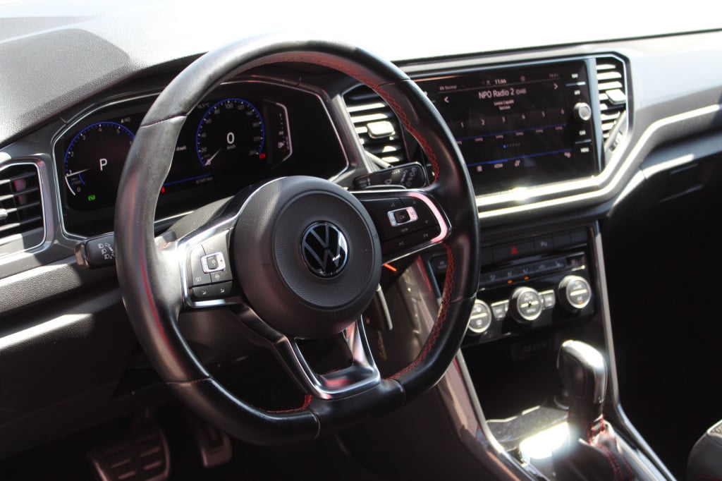 Volkswagen T-roc 1.5 tsi r-line | acc | navi | camera | dsg | trekhaak