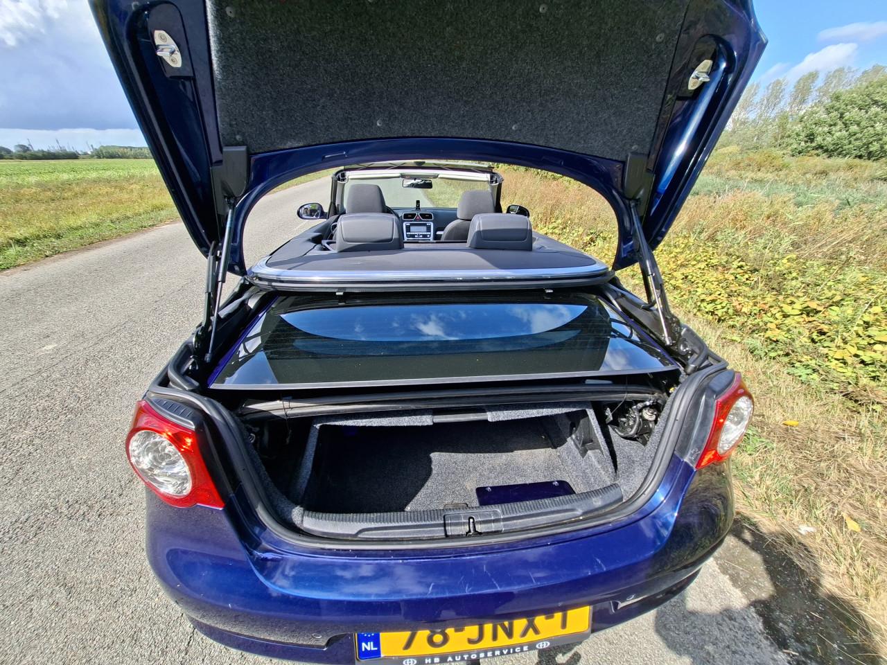 Vw Eos hardtop Cabrio met trekhaak