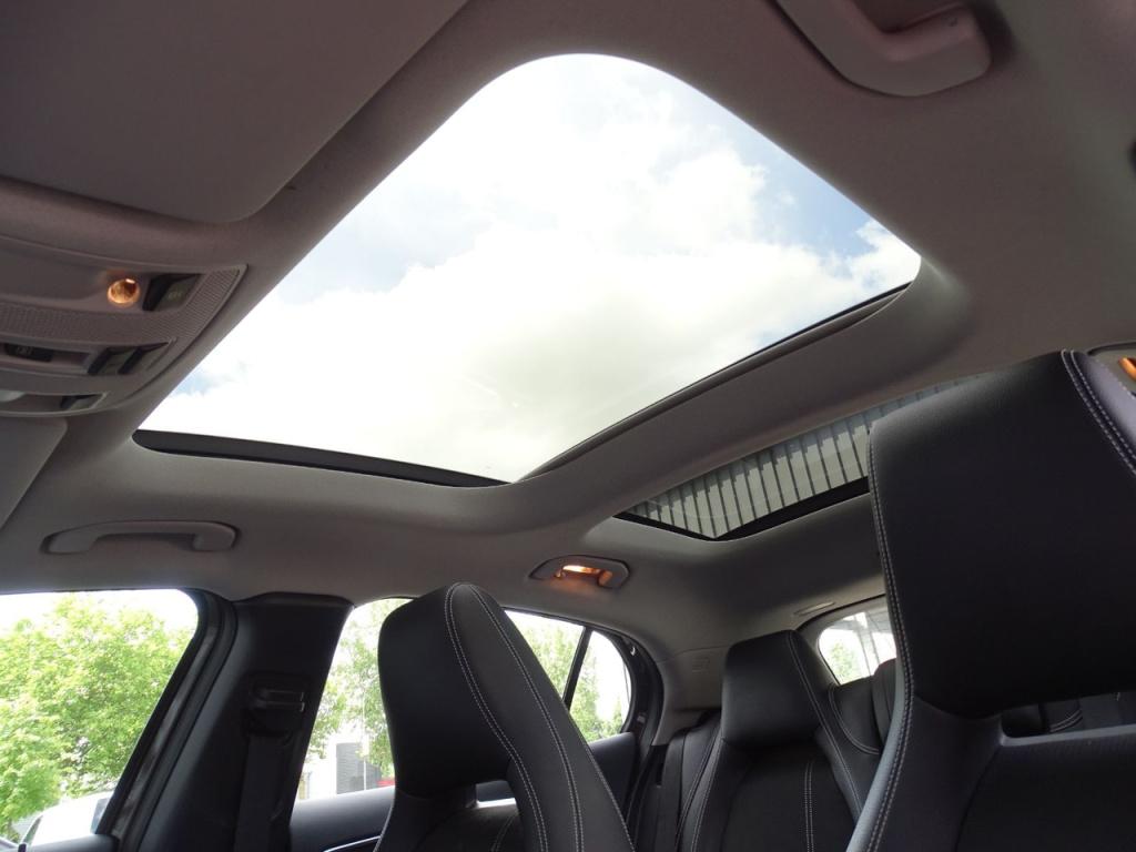 Mercedes-Benz Gla-klasse 200 prestige urban | pano | stoelverwarming