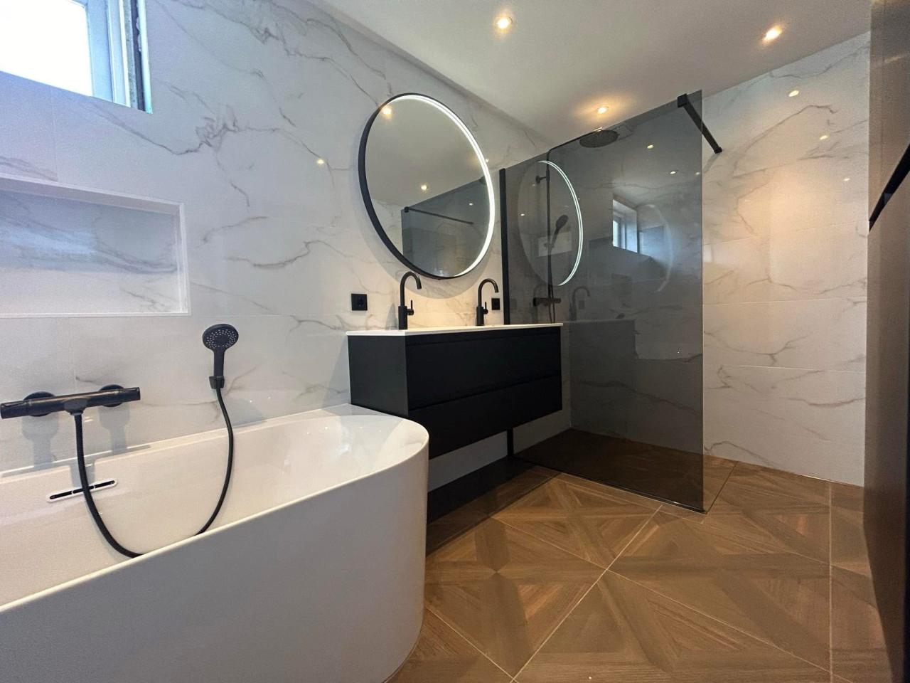 Badkamer renovatie/Tegelzetter/Klusjesman