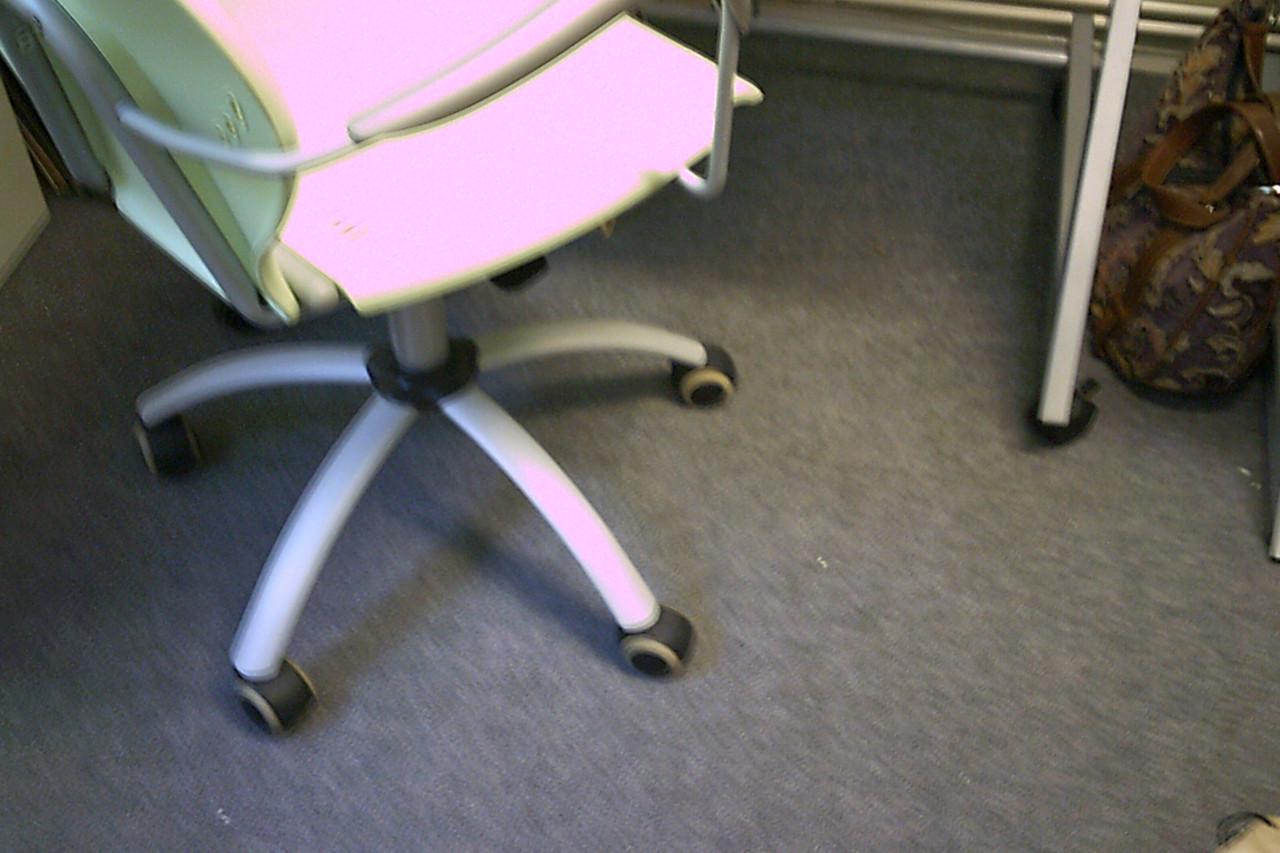 TWEE design stoelen in mintgroen/grijs . . .
