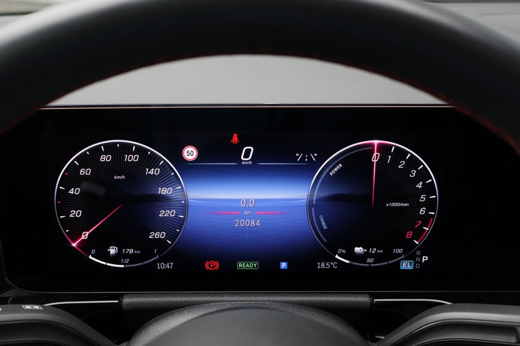 Mercedes-Benz Gla-klasse 250 e edition amg line l facelift l panoramadak l 