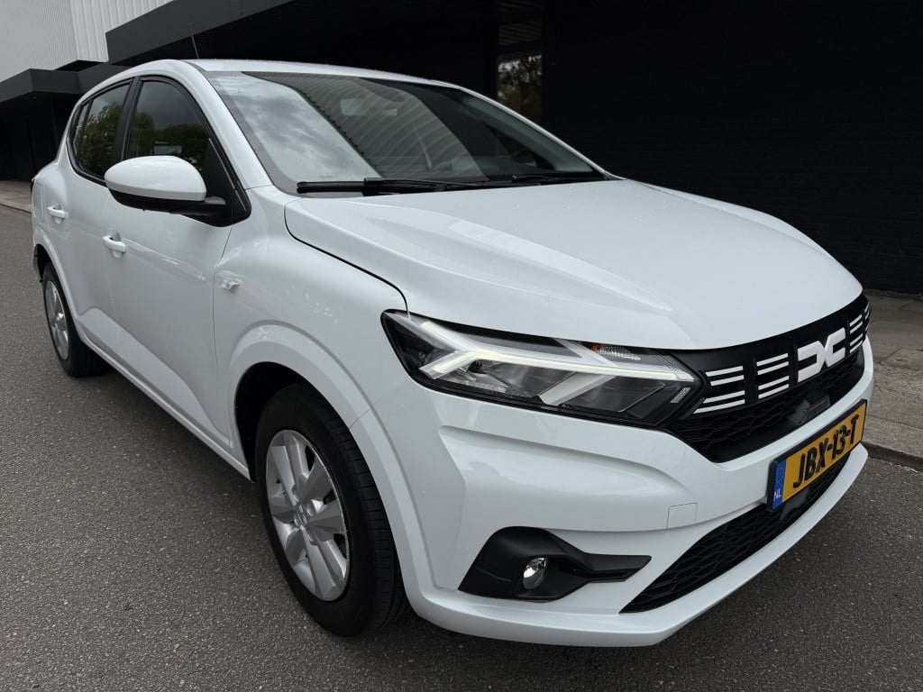 Dacia Sandero 1.0 tce 90 essential // 2024 // 27.000km //