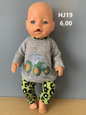 Baby born / babyborn tractor set . Opbrengst KiKa. Poppenkleertjes.