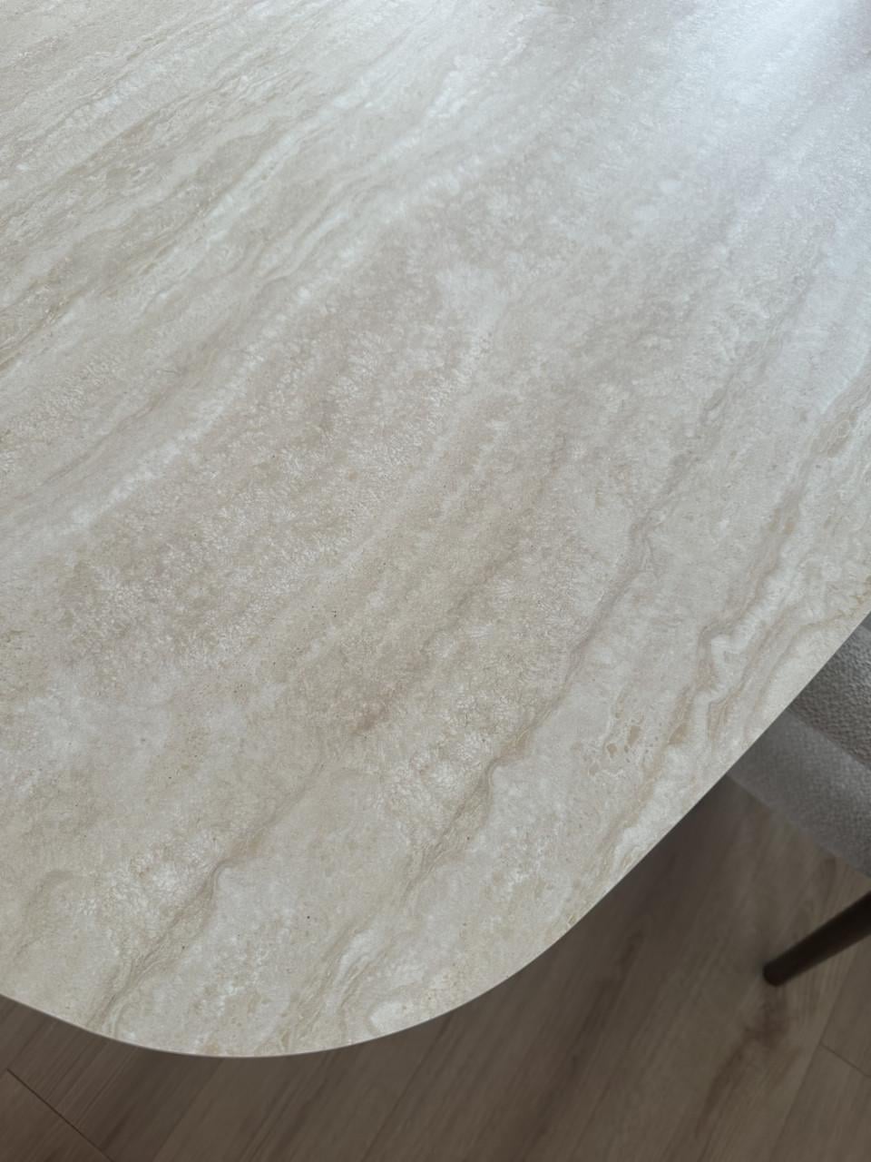 Eettafel travertinlook