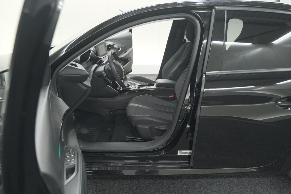 Peugeot 208 ev allure 50 kwh | 3 fase laadfunctie | parkeersensoren | apple