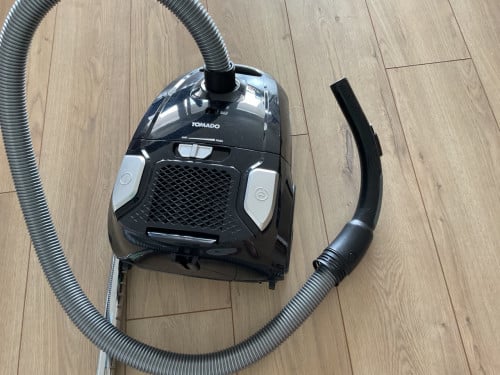 TOMADO stofzuiger 2x gebruikt dus z.g.a.n.