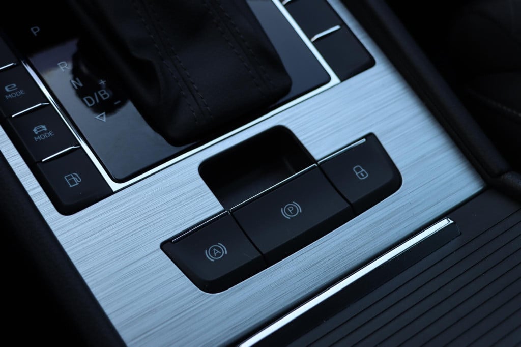Skoda Superb combi 1.4 tsi iv business edition plus dsg