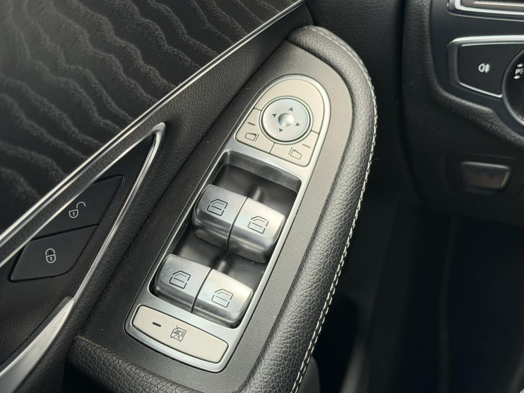 Mercedes-Benz Glc 250 4matic amg line i camera i stoelverwarming i lederen 
