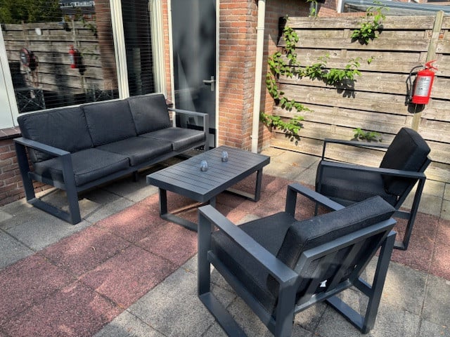 Zo goed als nieuw, Loungeset met bank en 2 stoelen en tafel