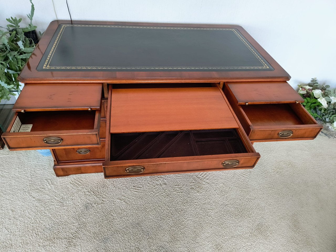Heldense exclusive bureau