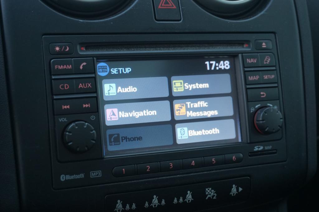 Nissan Qashqai 2.0 tekna climate / navi / cruise / camera / bt / stoelverw.