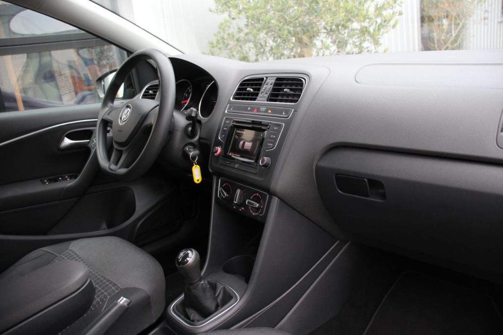 Volkswagen Polo 1.0 mpi comfortline - 5drs - stoel verwarming - pdc rondom 