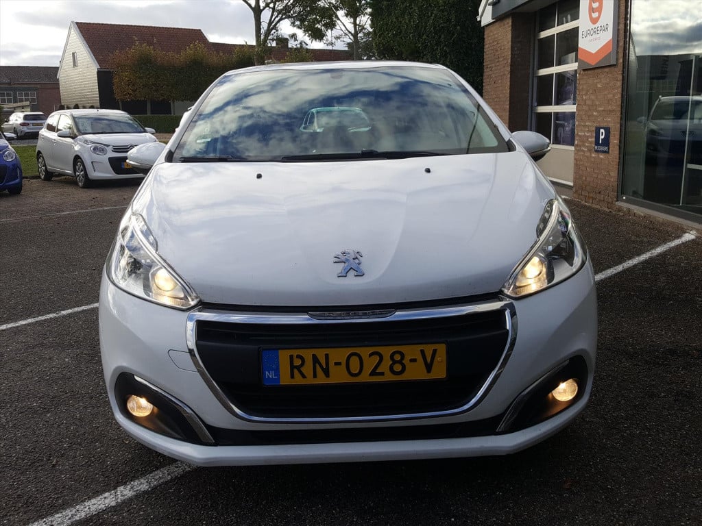Peugeot 208 blue lion 1.2 pt-82pk 5d navigatie | apple carplay & android au