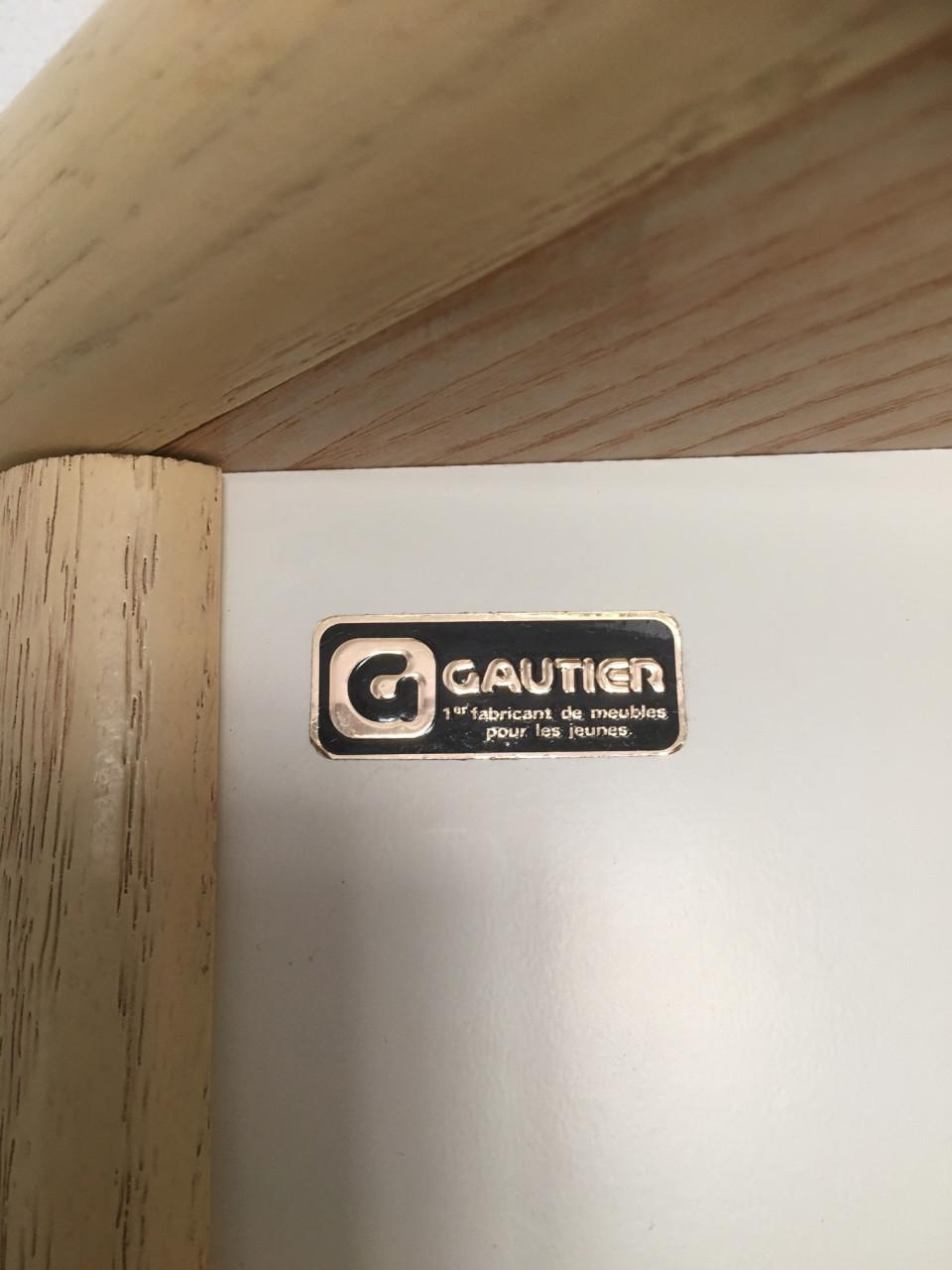 Mooi slaapkamer ameublement, éénpersoons, voor dame of meisje