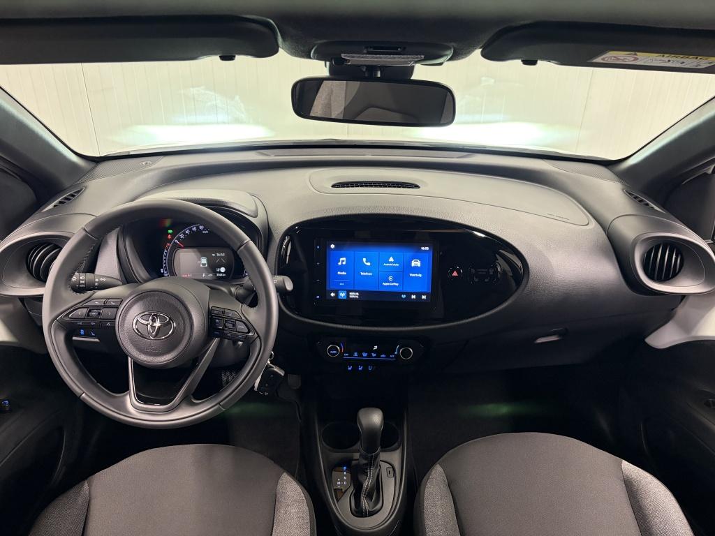 Toyota Aygo x 1.0 vvt-i s-cvt first| stoelverw.| carplay| led| lichtmetaal|