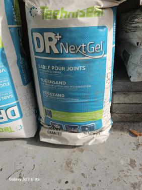 Polymeerzand invoegen