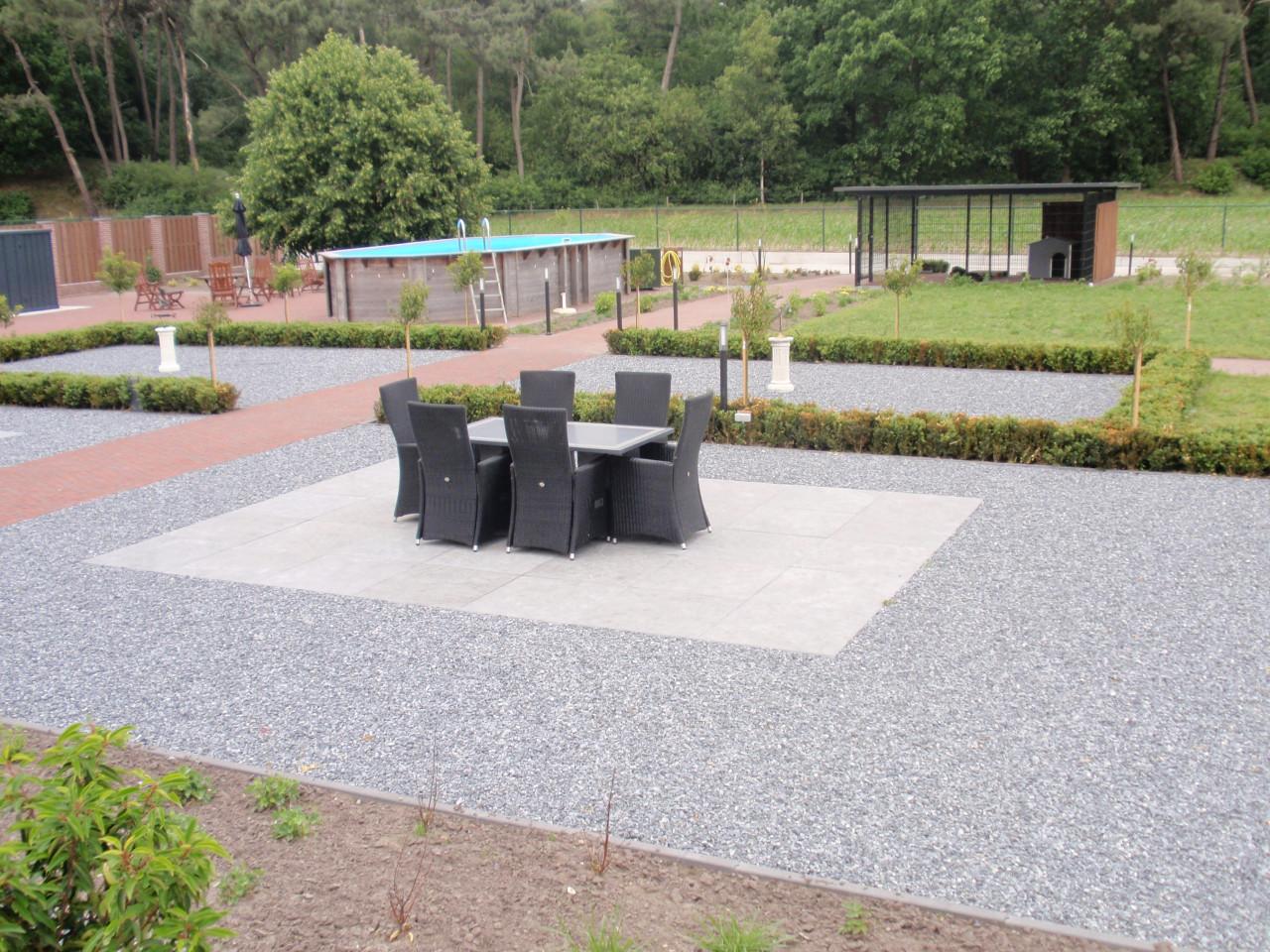 Bestratingsmaterialen/keramisch/beton/tegels/overkappingen/schuifwanden