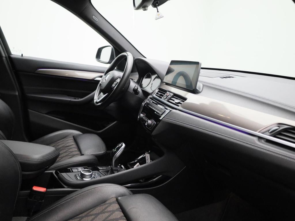 BMW X1 sdrive18i business edition | automaat | navigatie | head-up display