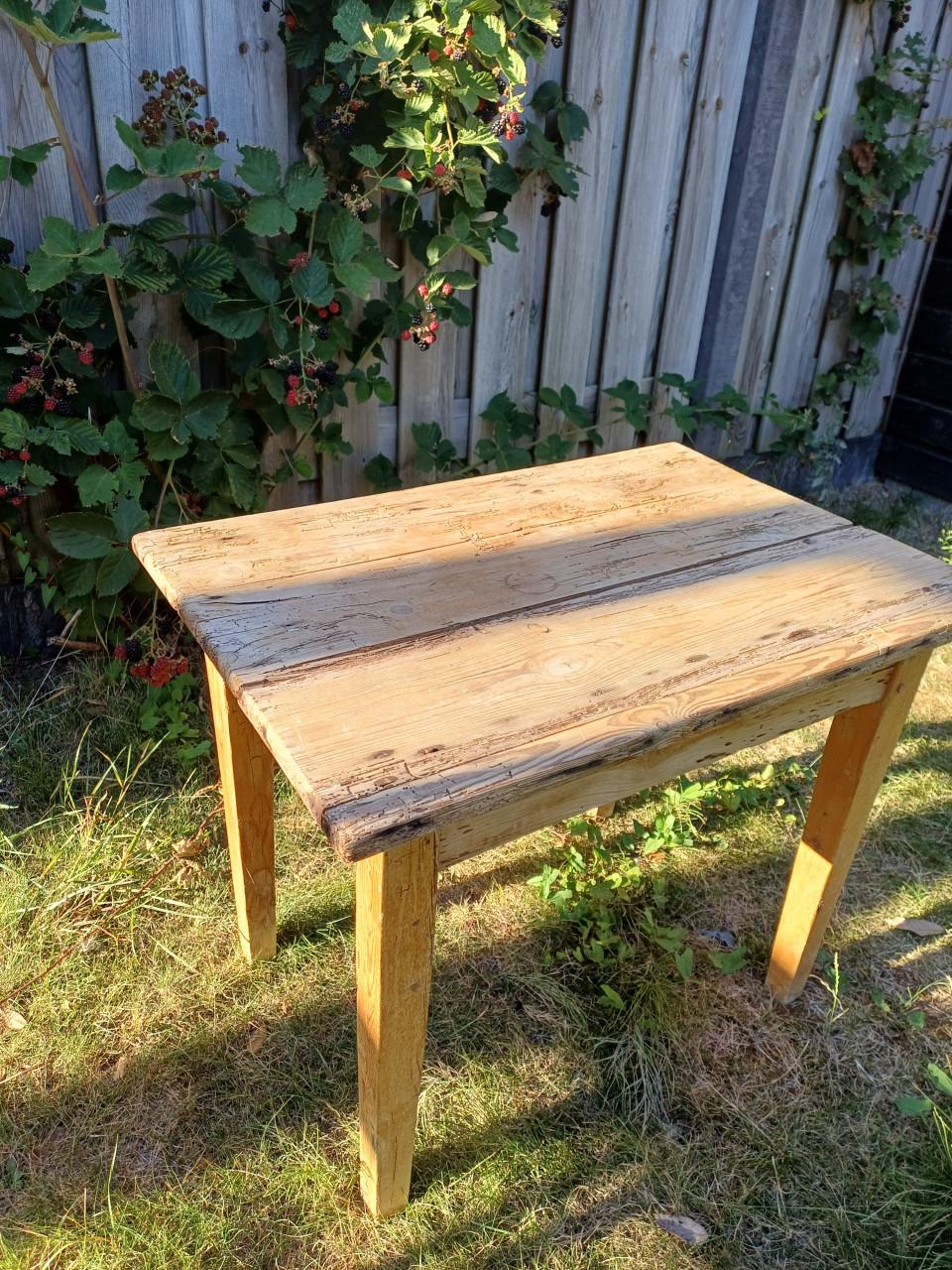 Brocante tafeltje