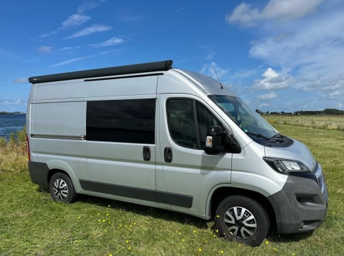 Peugeot Boxer L2H2 Off Grid Camper