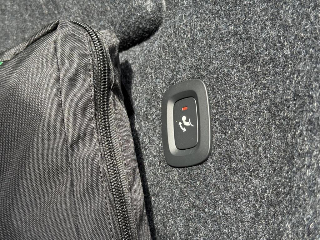 Volvo XC40 b4 197pk plus dark |adap.cruise| trekhaak | camera| elektrische