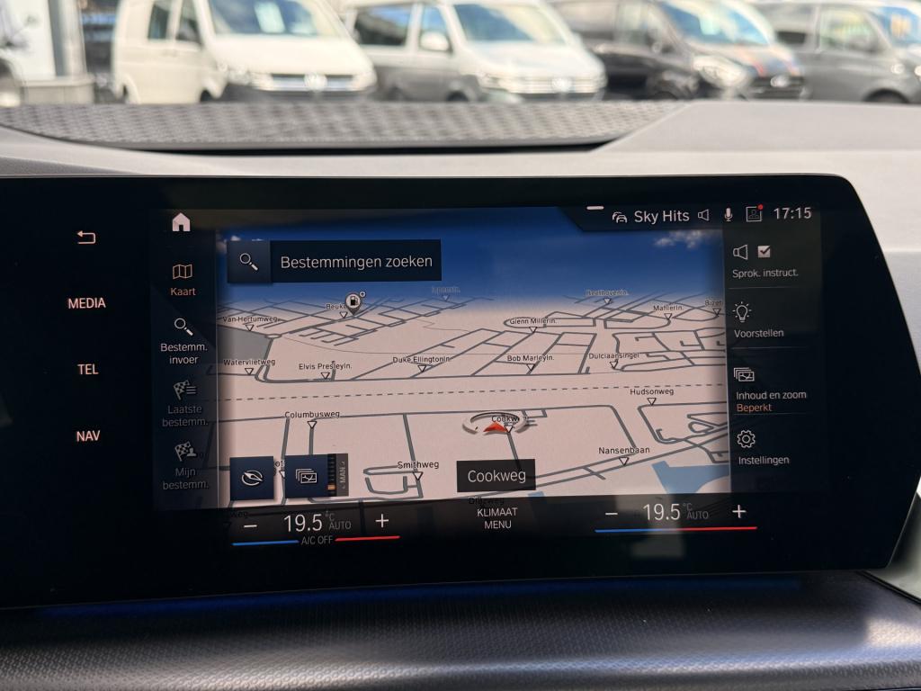 BMW 2-serie active tourer 220i m-sport | pano | cruise | lane assist | hud 