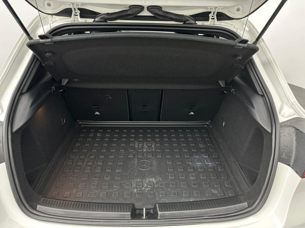Mercedes-Benz A-Klasse 220 4matic amg pano acc sfeer memory